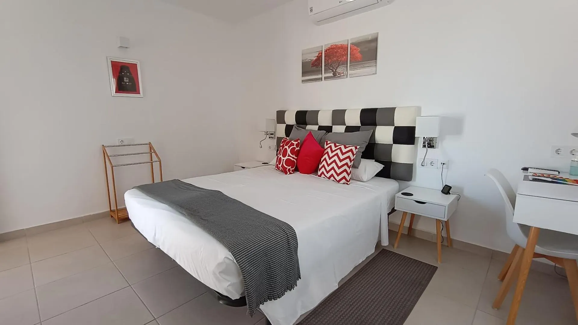 Vista de los Angeles-Rumina Casa Rainbow - Boutique Bed & Breakfast (Adults Only) ספרד
